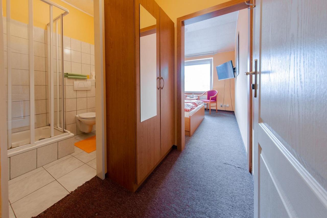 Penzion Skolicka Prag Exteriör bild