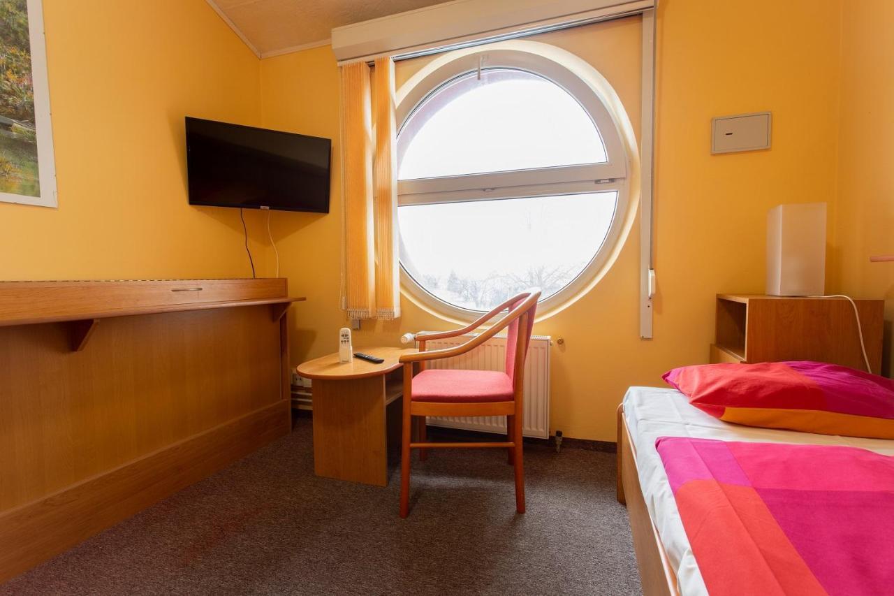 Penzion Skolicka Prag Exteriör bild