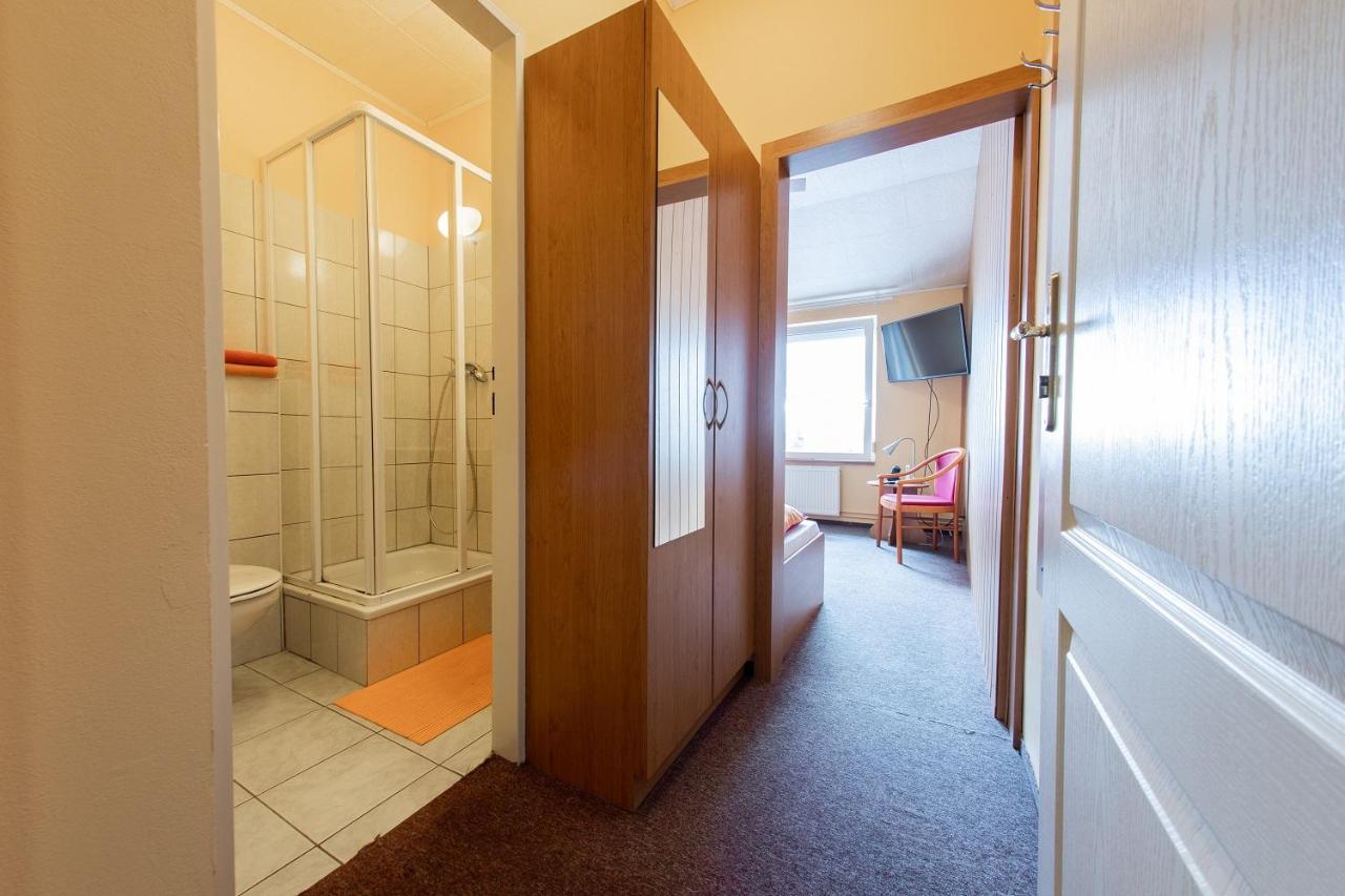 Penzion Skolicka Prag Exteriör bild