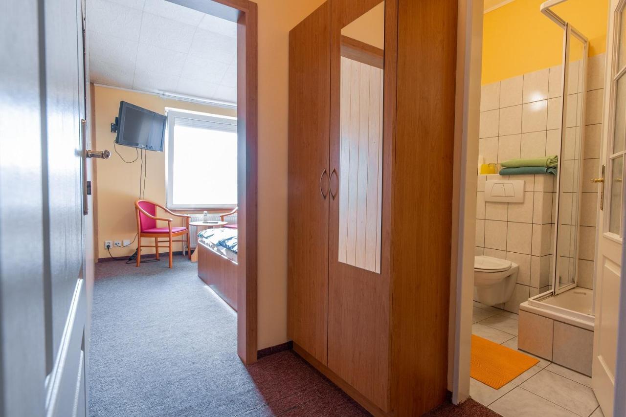 Penzion Skolicka Prag Exteriör bild