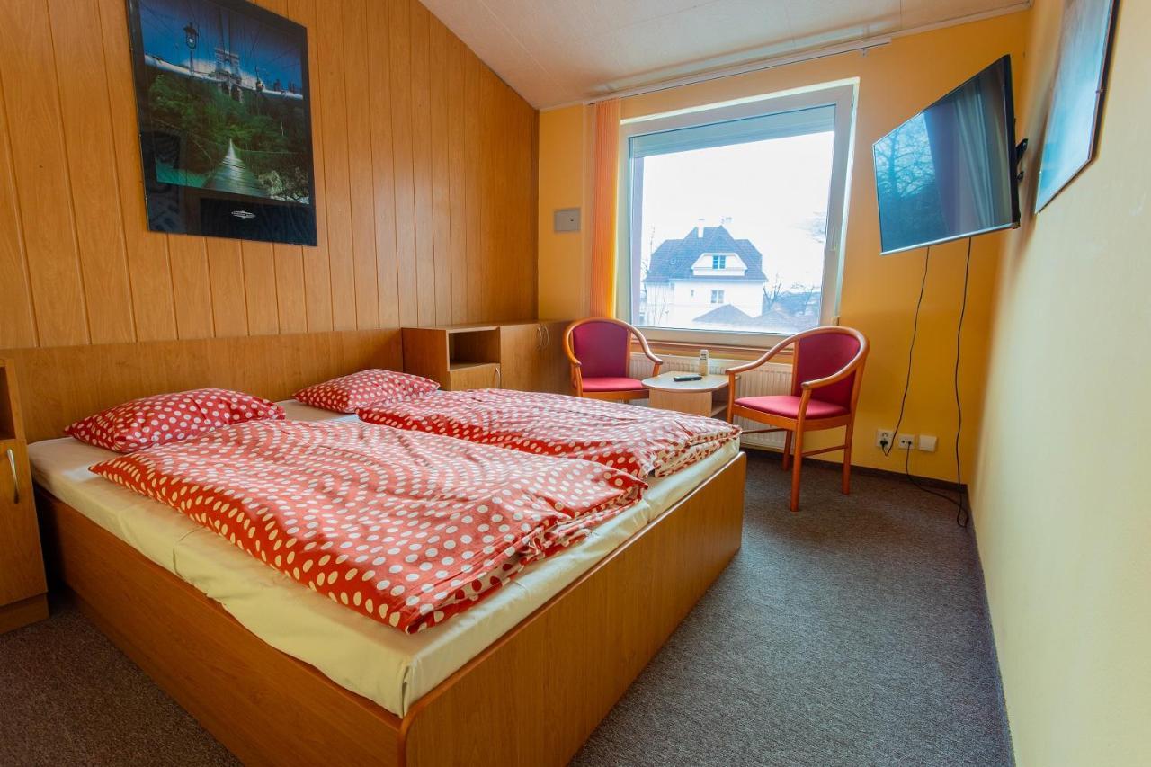 Penzion Skolicka Prag Exteriör bild